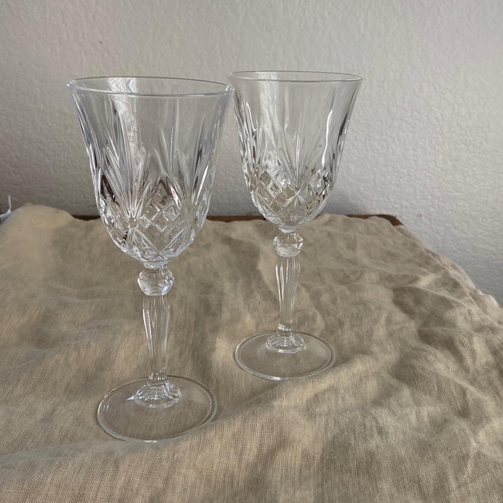 Pair of wine glasses